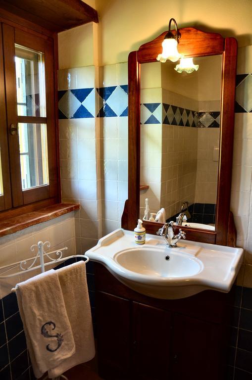 Casale I Burroni Apartment อาเรซโซ ภายนอก รูปภาพ